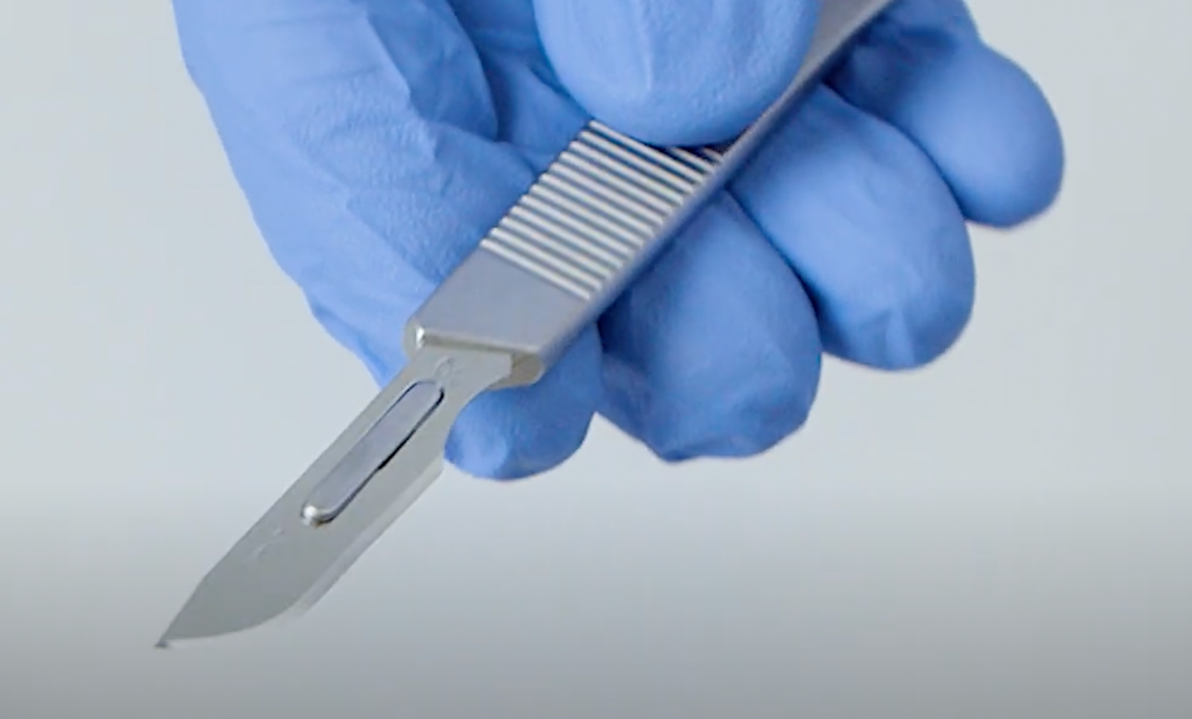 Correct selection of the scalpel blade and scalpel handle – MedToolPro